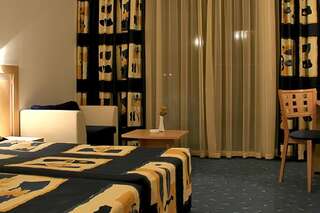 Отель Aqua Azur Hotel Святые Константин и Елена Двухместный номер с 2 отдельными кроватями и балконом-9